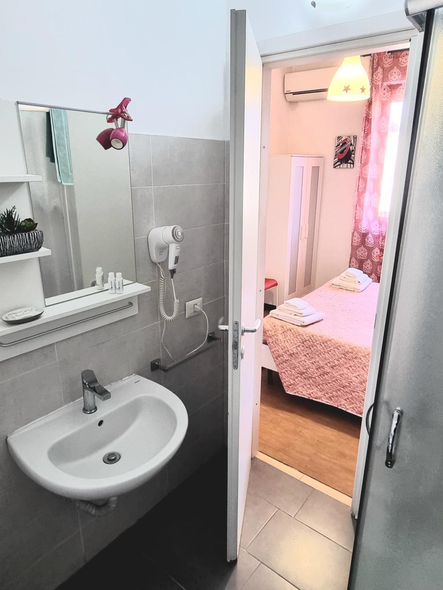 أوبرا B&B Italo House الغرفة الصورة